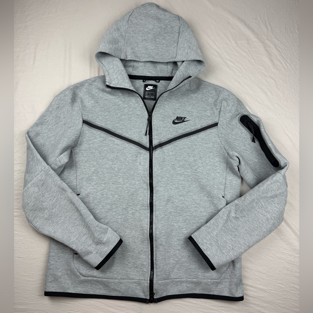 Nike Tech Men’s Sports Zip Up Performance Hoodie in Grey M - Picture 3 of 9